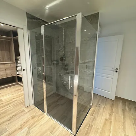 Proche Porticcio, Coup De Coeur Asure,appartement De Standing, Rez De 6 Couchages, Climatise A 150m De La Plage, Terrains De Tennis