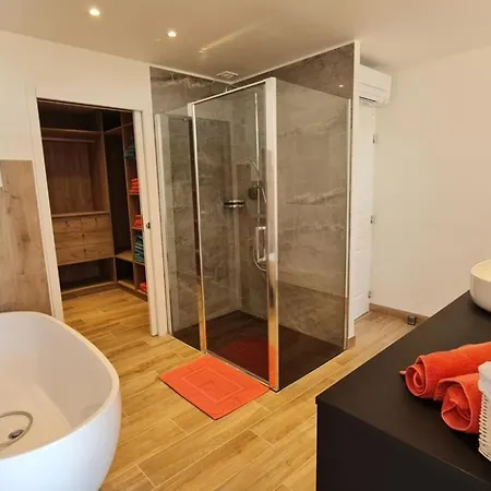 Proche Porticcio, Coup De Cœur Asuré,appartement De Standing, Rez De 6 Couchages, Climatisé à 150m De La Plage, Terrains De Tennis
