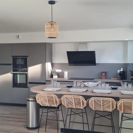 Proche Porticcio, Coup De Coeur Asure,appartement De Standing, Rez De 6 Couchages, Climatise A 150m De La Plage, Terrains De Tennis Apartament *